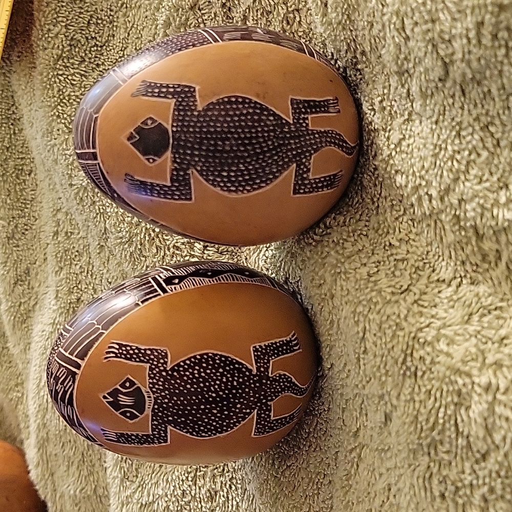 KENYA Hand Made Eggs Lizard Design